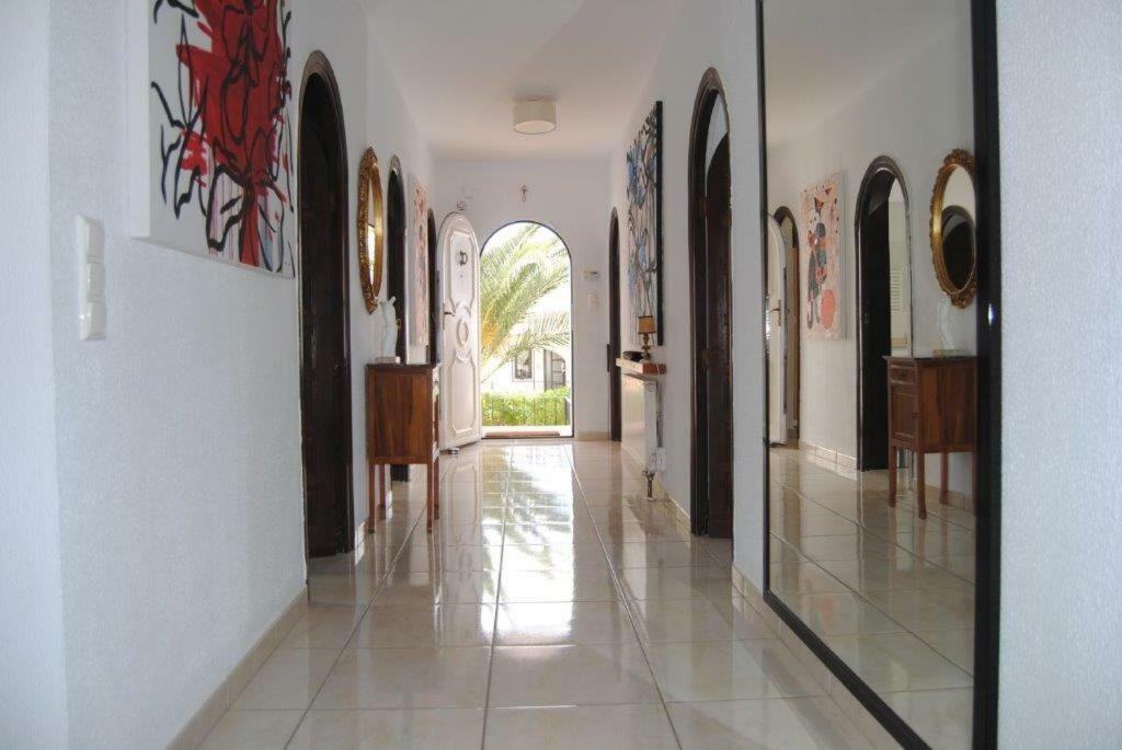 Villa Bozena เดเนีย ภายนอก รูปภาพ